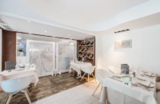 Fergus Style Cala Blanca Suites