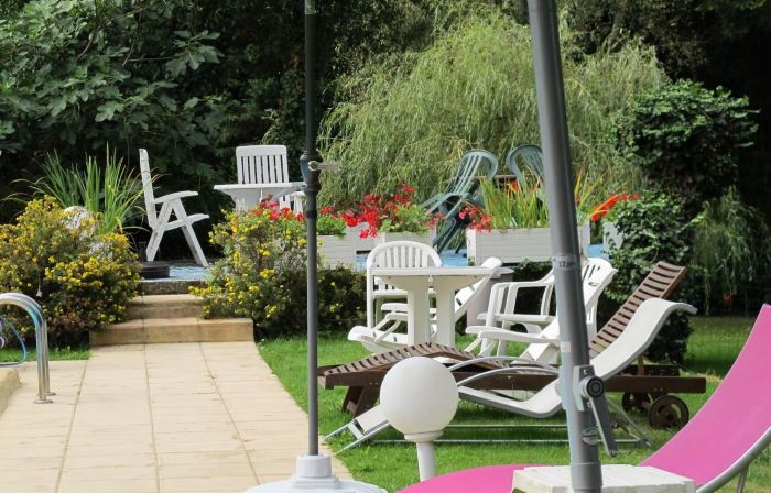 Logis Hôtel Deshors Foujanet