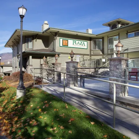 Plaza Inn & Suites at Ashland Creek
