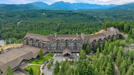 Lodge Magical River Views, Pool, Hottub, Fireplace, 5th FLR, Kitchen