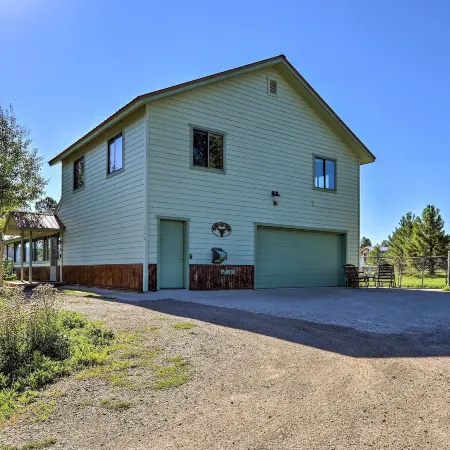 Ski, Soak and Explore! Spacious Pagosa Springs Home