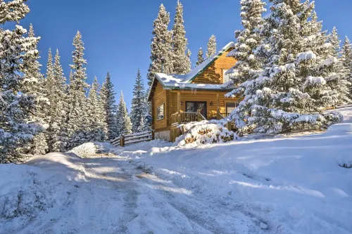 Fairplay Cabin w/ Mountain Views ~ 25 Mi to Breck!