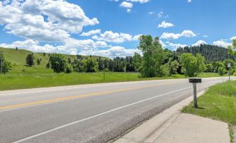 Home Near Downtown and Spearfish Canyon! - Housity