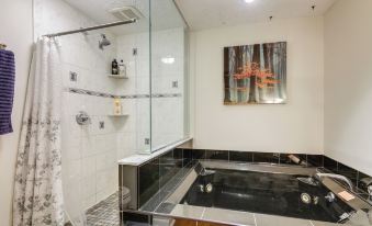 Cincinnati Home, Patio w/ Downtown Views!
