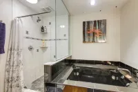 Cincinnati Home, Patio w/ Downtown Views!