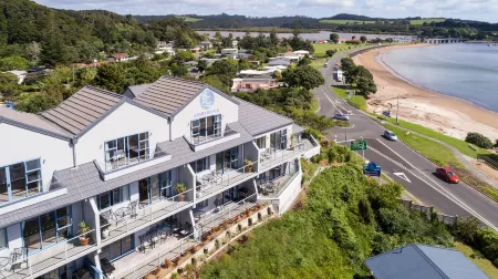 Blue Pacific Apartments Отели рядом с достопримечательностью «Hole In The Rock Dolphin Cruise»