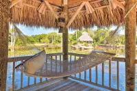 Riverfront Merritt Island Bungalow w/ Dock & Deck - Parking