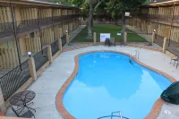 Menifee Inn - Swimmingpools