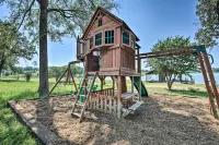 The Deer Cabin Peaceful Refuge in East Texas - parking