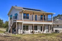 Dog-Friendly Apartment ~ 32 Mi to Fort Worth!