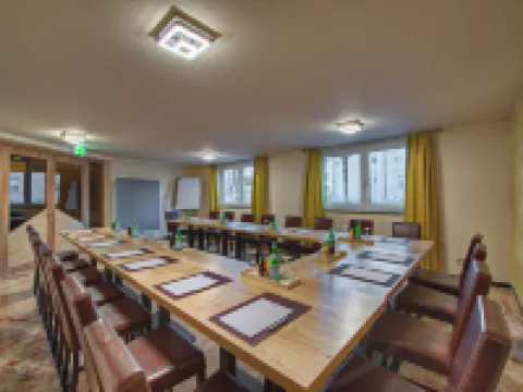 โรงแรมเบสท์เวสเทิร์นพลัส ฟืสเซิน โรงแรมในฟึสเซิน