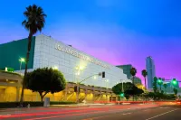 Holiday Inn Express & Suites Los Angeles Downtown West Hotel in zona Associated Technical College