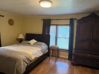 3 bedroom lakefront vacation home