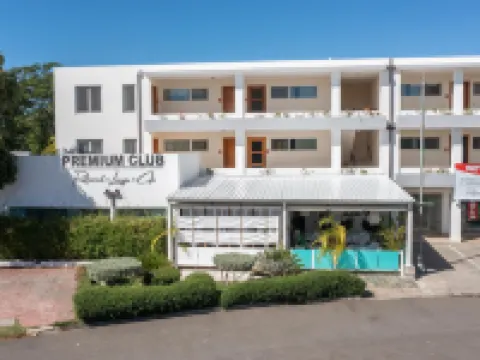 Infiniti Blu Luxury Ocean Front Condos ソスアのホテル