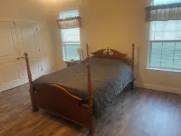 Lake Barkley, Cadiz, KY Lakefront 3 bedroom with AC, Private dock and slip