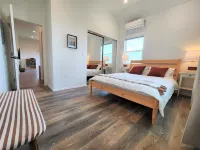 Hilltop Views! Large 5BR Home + Private Guesthouse