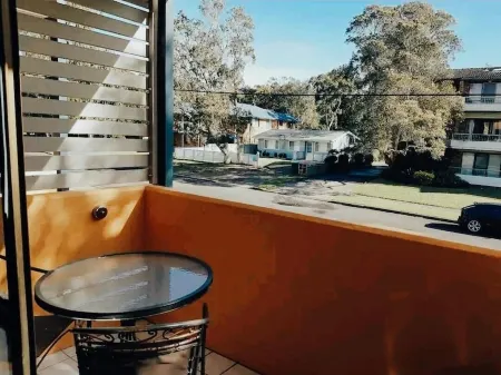 Resort Style Living, a Stone Throw From The Beach! Отели в г. Хокс Нест