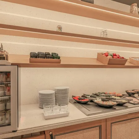 Holiday Inn NICE - SAINT LAURENT DU VAR by IHG Отели рядом с достопримечательностью «Стадион Шарля-Эрманна»