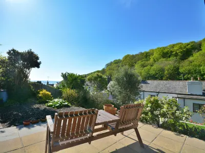 Woodleigh, Cawsand Hotels near St Germanus, Rame Church
