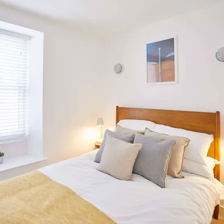 Host & Stay - Harbour Cottage