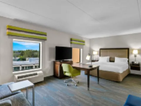 Hampton Inn & Suites Baltimore/Woodlawn Hotels in Baltimore County