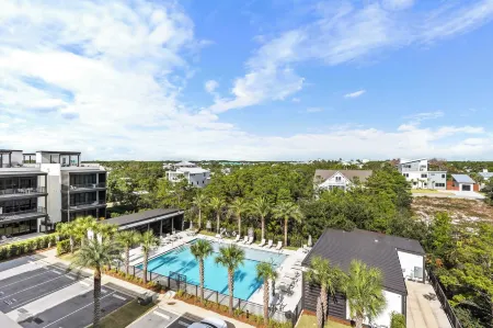 Crest One by Avantstay Rooftop Views, Pool Access, Golf Cart Included
