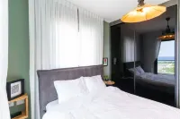 Sunny Haven Sea View Escape