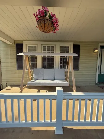 Gameroom with Foosball+Arcade! Spacious Home,Lots of Parking,Perfect for Groups! Отели в г. Юг Лондондерри Тауншип