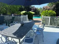 Comfortable, bright home with heated pool/spa, large deck, and yard. Hotel in zona Cape May Lighthouse