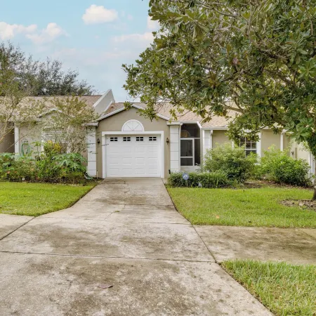 20 Mi to Disney: Condo w/ Pool Access in Clermont!
