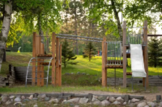 WALDEN HAUS -Lakefront Chalet- Dog Friendly & Breakfast-Ski-Golf-Bike-Hike-Swim