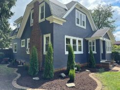 -New- Blue Magnolia Cottage -3 King Beds- Downtown Crystal Lake