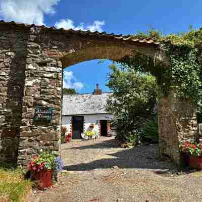 Monkleigh Coachmans Cottage 1 Bedroom Hotel Exterior
