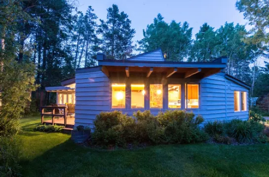 PRIVATE CABIN 10 MINUTES FROM TETON VILLAGE AND GRAND TETON NATIONAL PARK