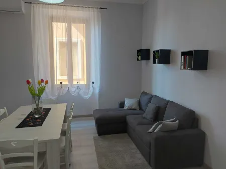 Alloggio Turistico Sea Port - Next to the Cruise Ship Free Shuttle Terminal Отели рядом с достопримечательностью «Civitavecchia Port»