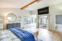Swim, Golf & Relax: Luxe Townhome in Aptos - Wifi
