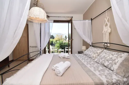 Villa Carini Holiday House by the Sea and Jacuzzi pool