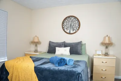 Beautiful 2 Bedroom Townhouse in Marietta Hotels near Whitaker Park