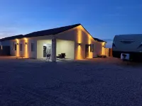 Charming 3-bedroom house with WiFi and AC in lovely Arizona City