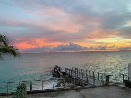 Beachfront 2-bedroom condo in St Lawrence Gap near Oistins