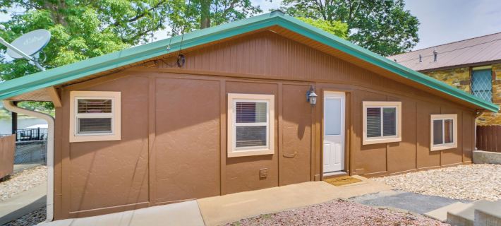 2 Boat Docks Grand Lake Waterfront Home Hotels in Grove