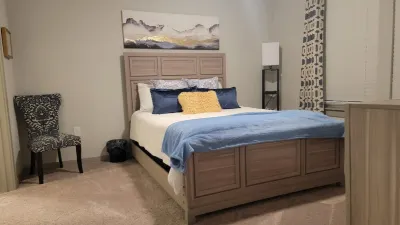 Modern luxury 1BR Suite with low country living Hotels near Drayton Hall