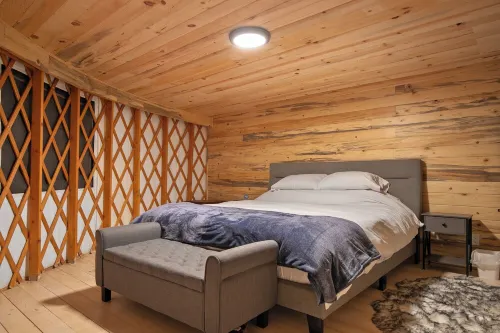 Cozy and POSH-est Yurt in gorgeous Boise National Forest