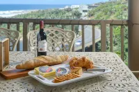 Sea View Holiday Apartment.  Walk to the Beach.  Exclusive use roof-top deck.