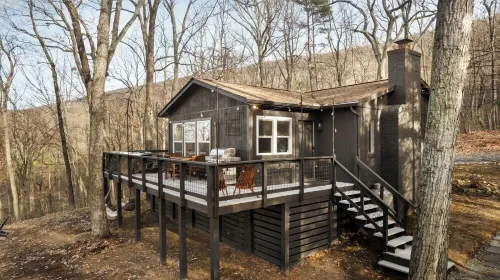 25% Off ~ Hygge mountain retreat w/ stunning views