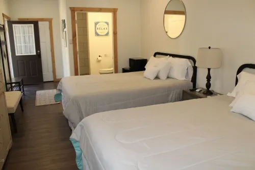 Adorable Molly B Cabin 1-bedroom 1-bath w/parking/WiFi/AC