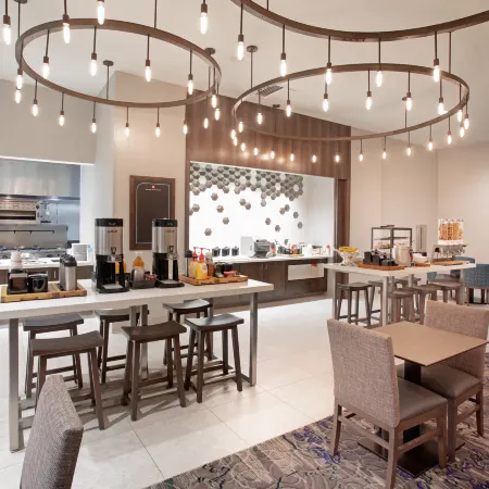 Hilton Garden Inn Omaha Aksarben Village