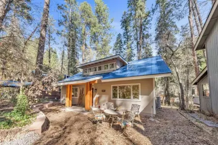 Sedona Luxury New Lodge, on Oak Creek!