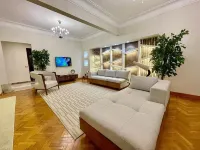 Luxury 3BR at heart of Mohandeseen, near Zamalek Hotels in Gazirat Mit Oqbah