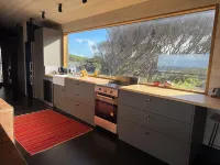 Welcome to Admiral Cabin, a luxurious off-grid retreat on King Island, Tasmania. Hotels in King Island